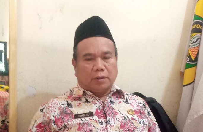 SDN Kampung Bulak Cibinong Terus Menjaga Kebersihan Lingkungan Sekolah SDN Kampung Bulak Cibinong Terus Menjaga Kebersihan Lingkungan Sekolah