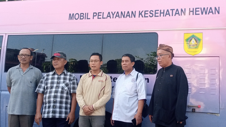 Dinas Perikanan dan Peternakan Gelar Kegiatan Fasilitas dan Pengendalian Hewan di Perumahan Dephankam RW 011 Kelurahan Pondok Rajeg Cibinong Dinas Perikanan dan Peternakan Gelar Kegiatan Fasilitas dan Pengendalian Hewan di Perumahan Dephankam RW 011 Kelurahan Pondok Rajeg Cibinong